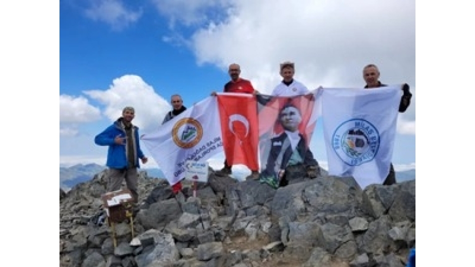 KAÇKAR KAVRUN DAĞI (3937 M.) ZİRVE TIRMANIŞI